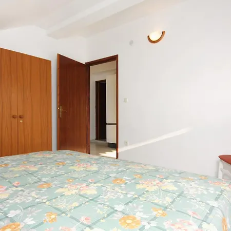 5777c Apartment *